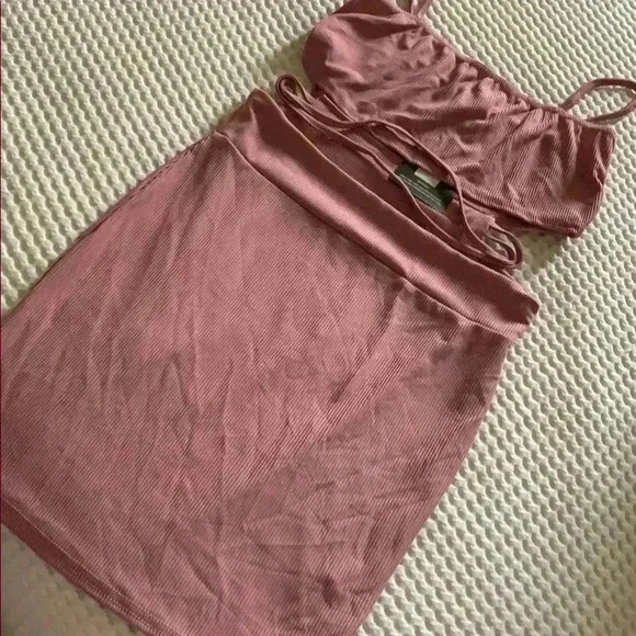 Dress - Picture 2 of 4